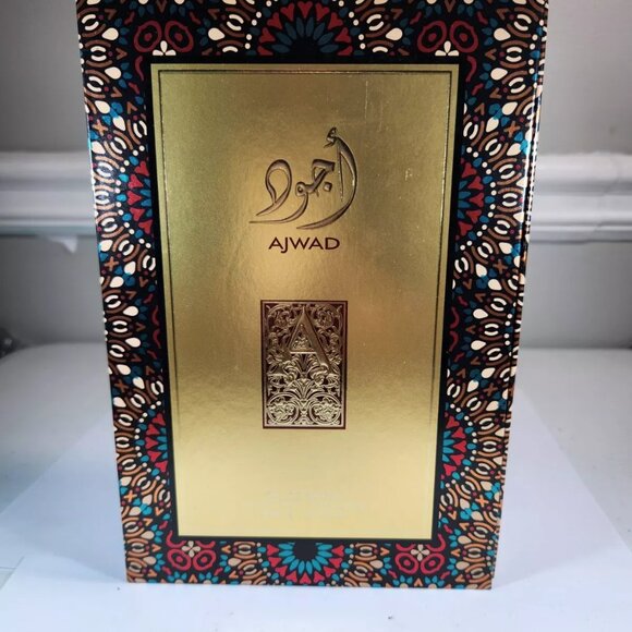 Ajwad EDP Spray 60ml (2.04 FL.OZ) By Lattafa (Fruity, Amber, Sweet) Unisex - Picture 4 of 5